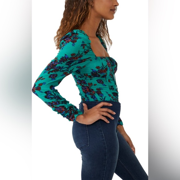 Free people - Hilary Print Keyhole Neck Top NWT small - Picture 4 of 6